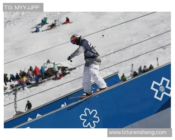 单板滑雪大跳台动作选择技巧与策略分析助你提升滑雪水平