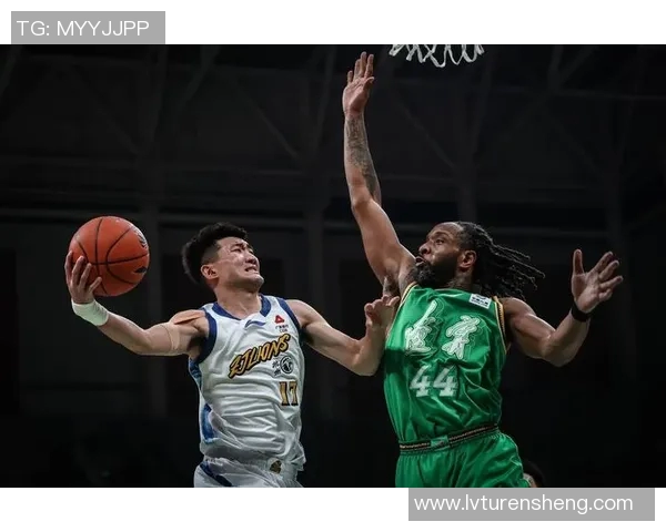 辽宁男篮登顶CBA开赛战胜浙江队，迈出夺冠的第一步